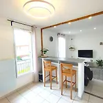 Le Cosy Eurocentre ► Terrasse ► Parking ► Wifi ► 24/24 * Castelnau-dʼEstrétefonds